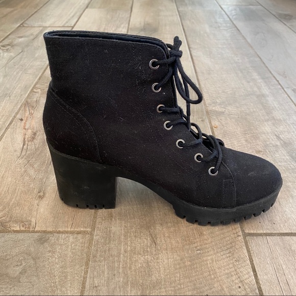 Forever 21 High Heeled Boots 🥀🖤🦇 - Picture 2 of 4